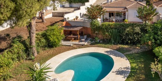 STRi 03 Luxurious three bedroom villa with pool in Pinos de Alhaurin, Alhaurin de la Torre – €2,500 – 3,500 per month
