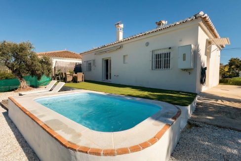 Ri982-Finca-Danny-Alora (2)