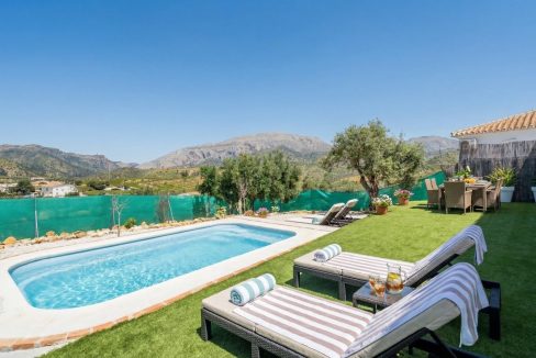 Ri982-Finca-Danny-Alora (22)