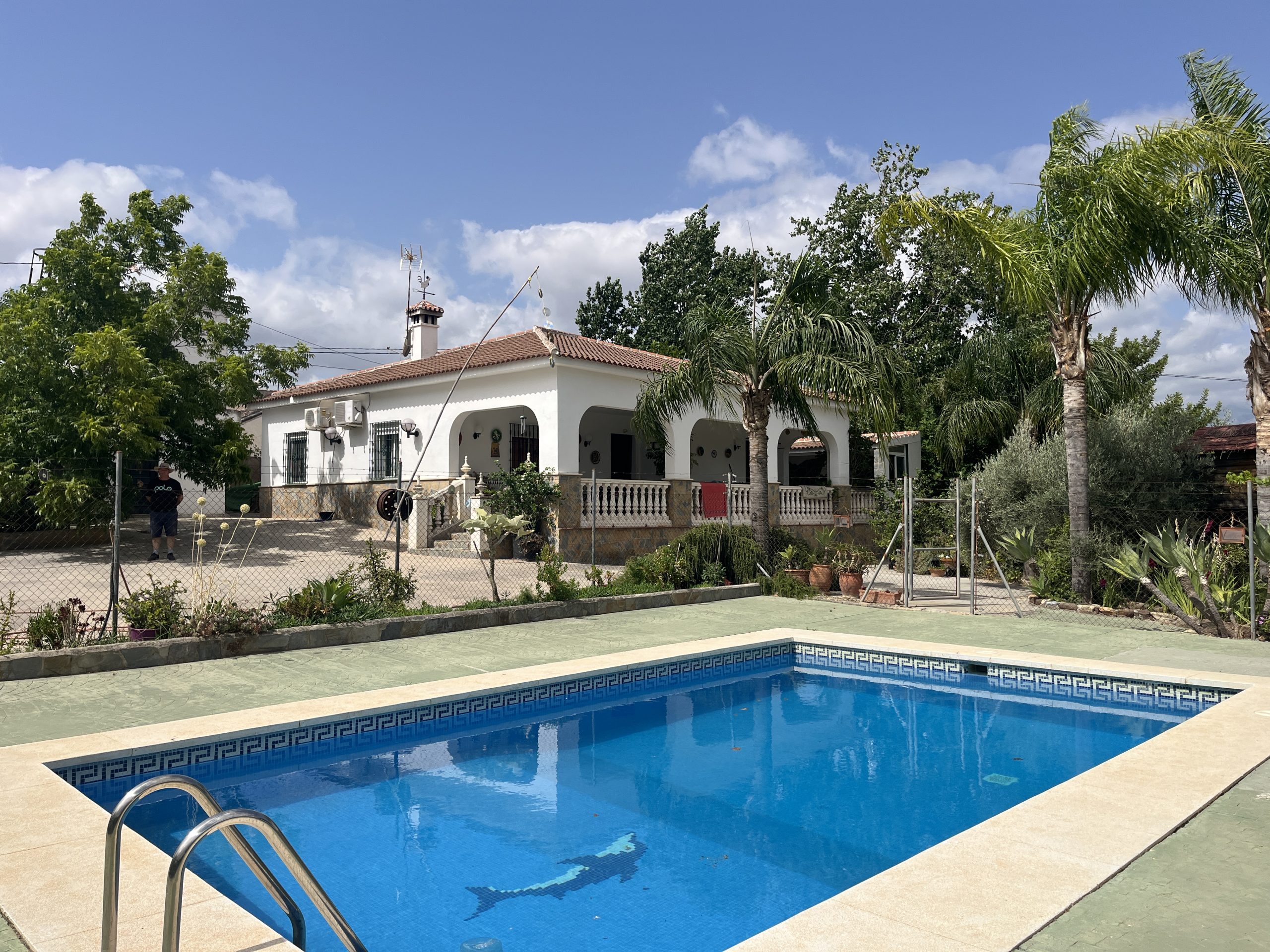 Ri 950 Three bedroom country house with pool near Coin – 1,500€